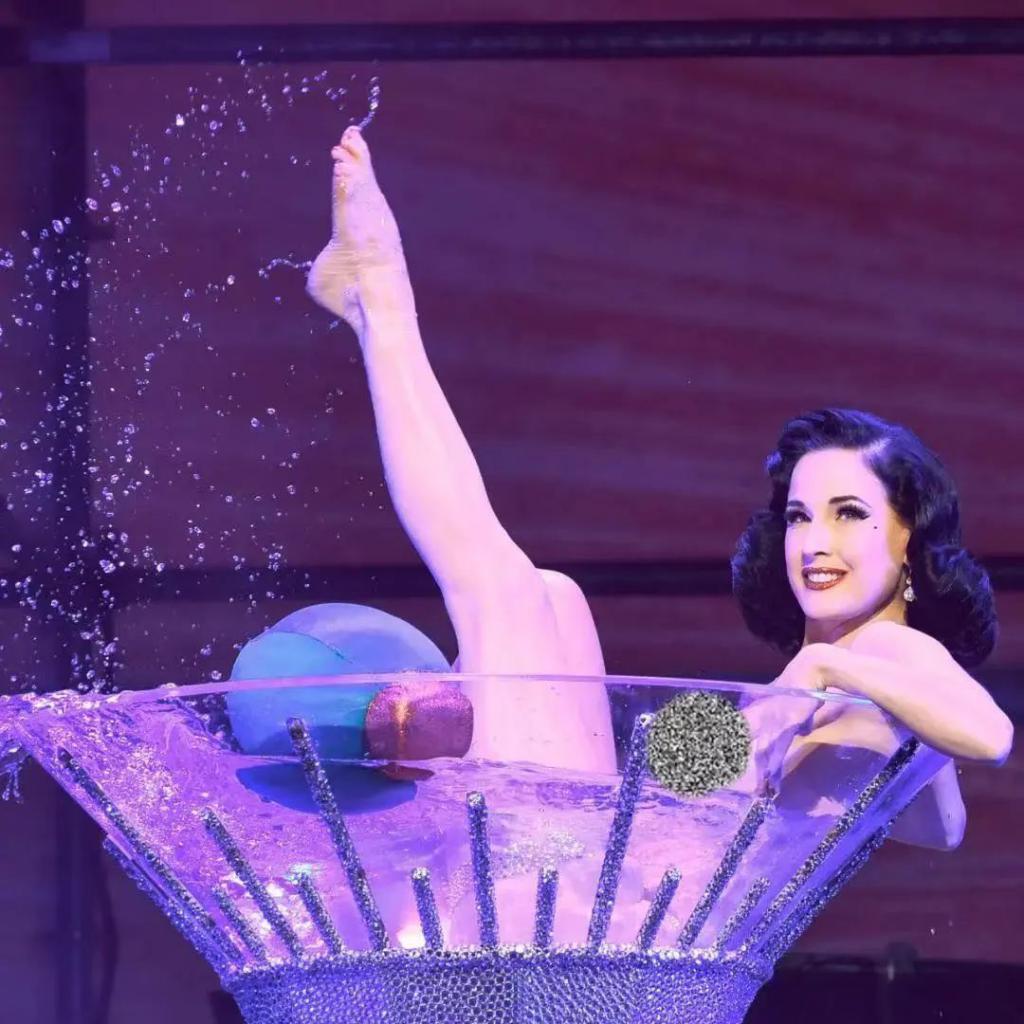 顶流女星「下海」，被骂疯了