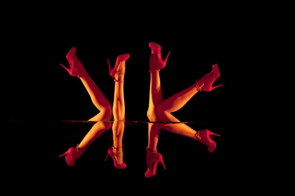 顶流女星「下海」，被骂疯了