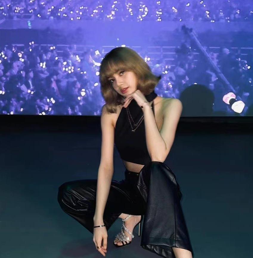 顶流女星「下海」，被骂疯了