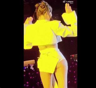 顶流女星「下海」，被骂疯了