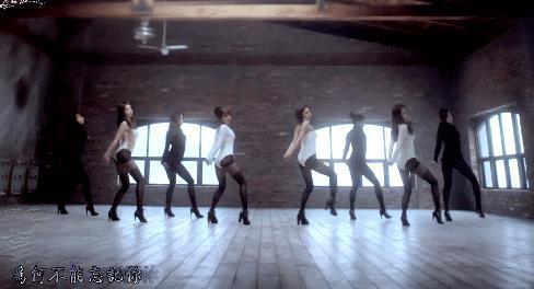 顶流女星「下海」，被骂疯了