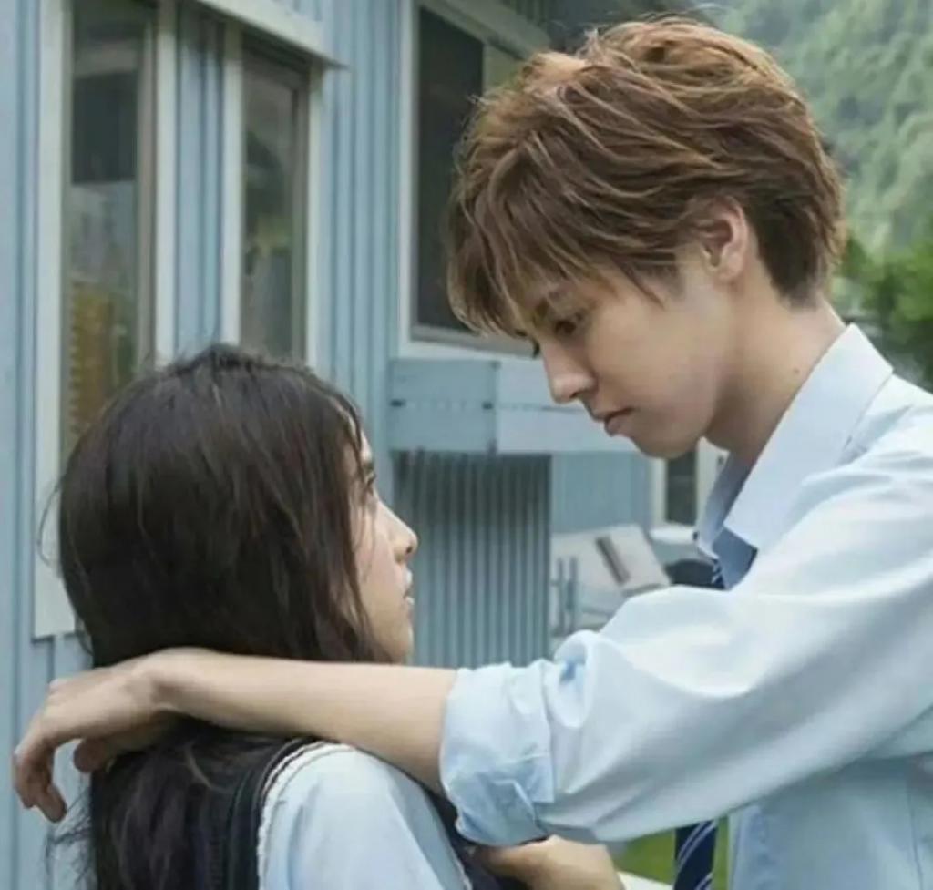 还记得《哥哥太爱我》的妹妹土屋太凤吗？她当妈妈啦