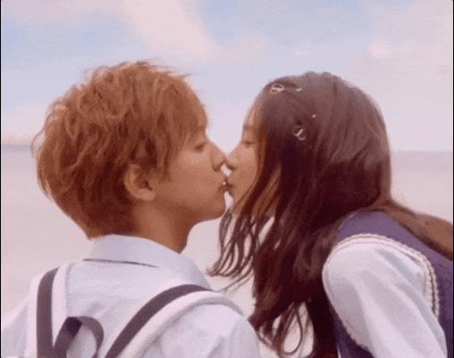 还记得《哥哥太爱我》的妹妹土屋太凤吗？她当妈妈啦