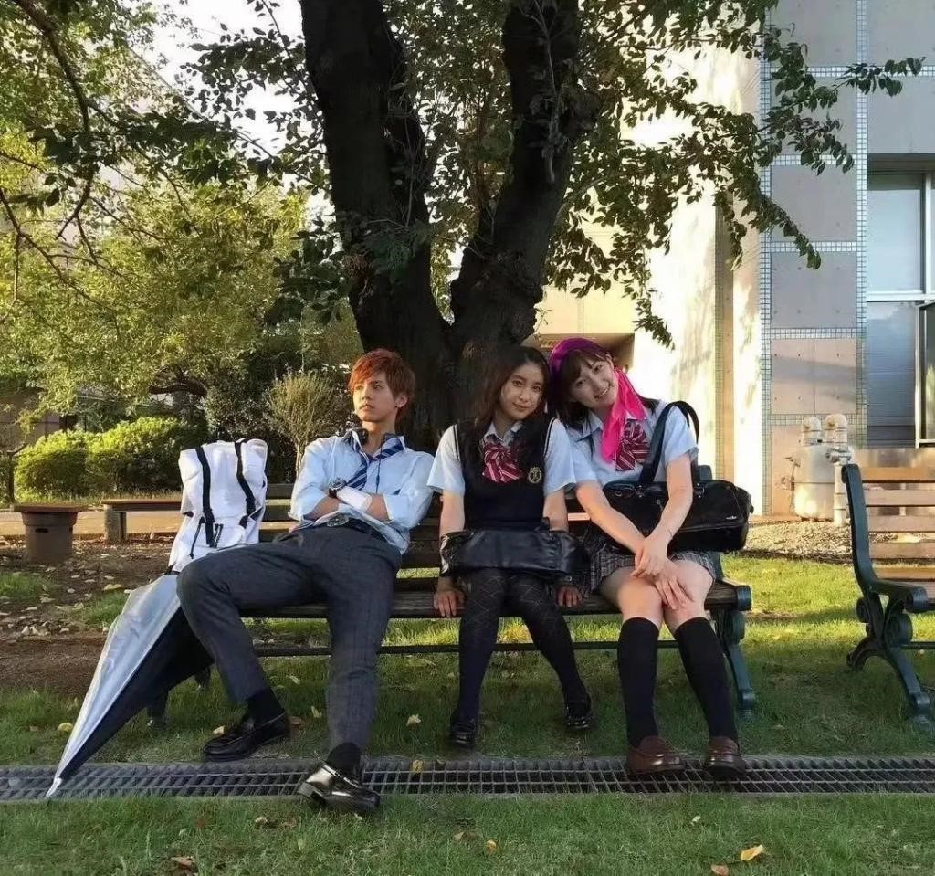 还记得《哥哥太爱我》的妹妹土屋太凤吗？她当妈妈啦