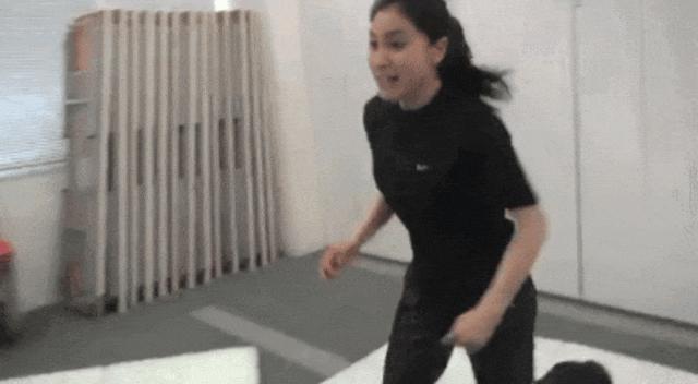 还记得《哥哥太爱我》的妹妹土屋太凤吗？她当妈妈啦