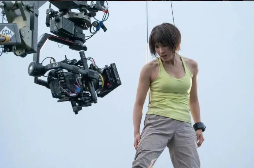 还记得《哥哥太爱我》的妹妹土屋太凤吗？她当妈妈啦