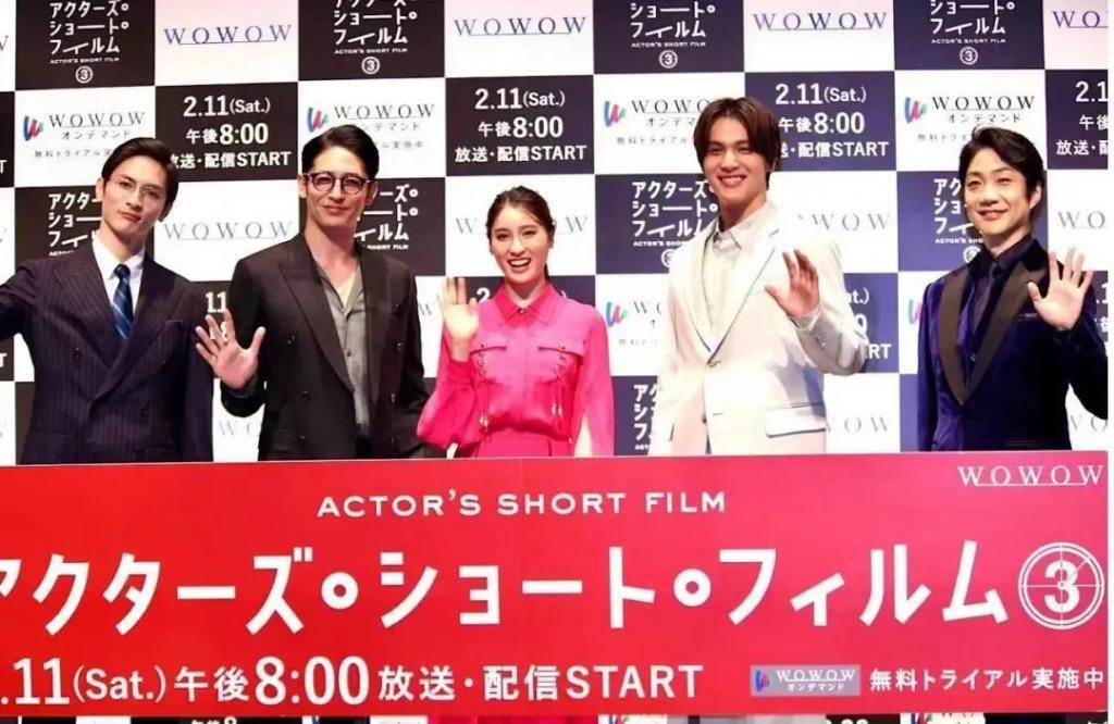 还记得《哥哥太爱我》的妹妹土屋太凤吗？她当妈妈啦