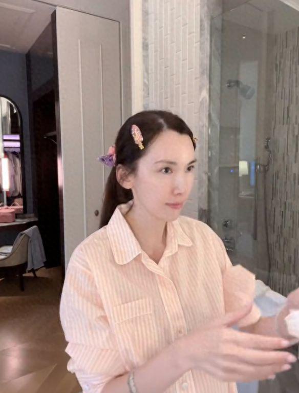 林志颖老婆幸福晒家庭日，174cm身高只有100斤