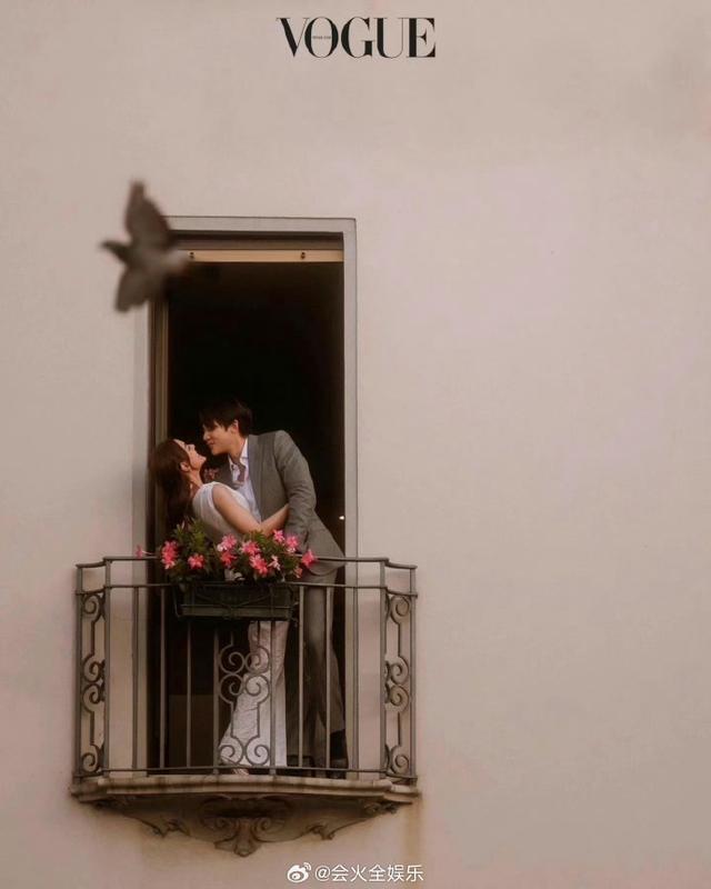 泰星Mark和Kim举行婚礼 俩人相拥亲吻好甜蜜