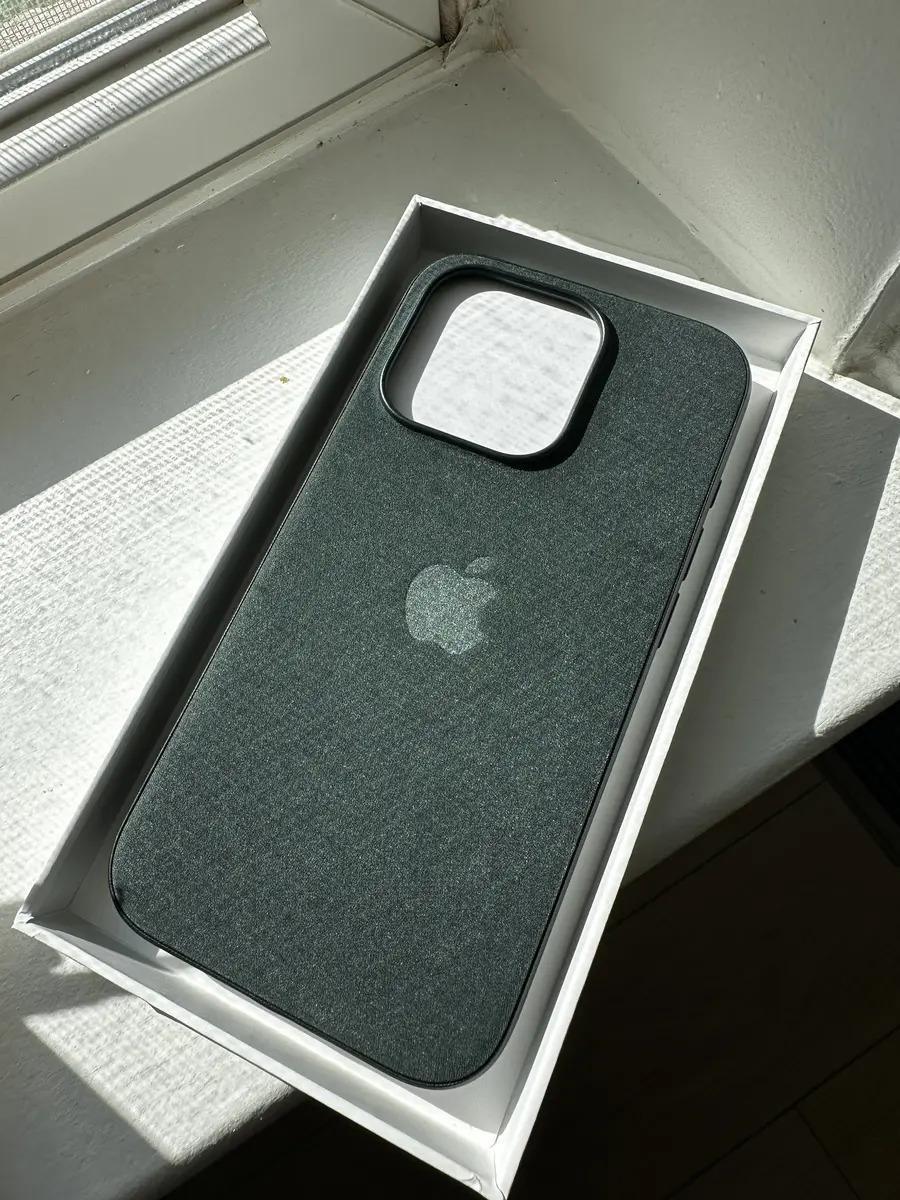 评价褒贬不一，网友开箱苹果iPhone 15系列机型 FineWoven 保护套