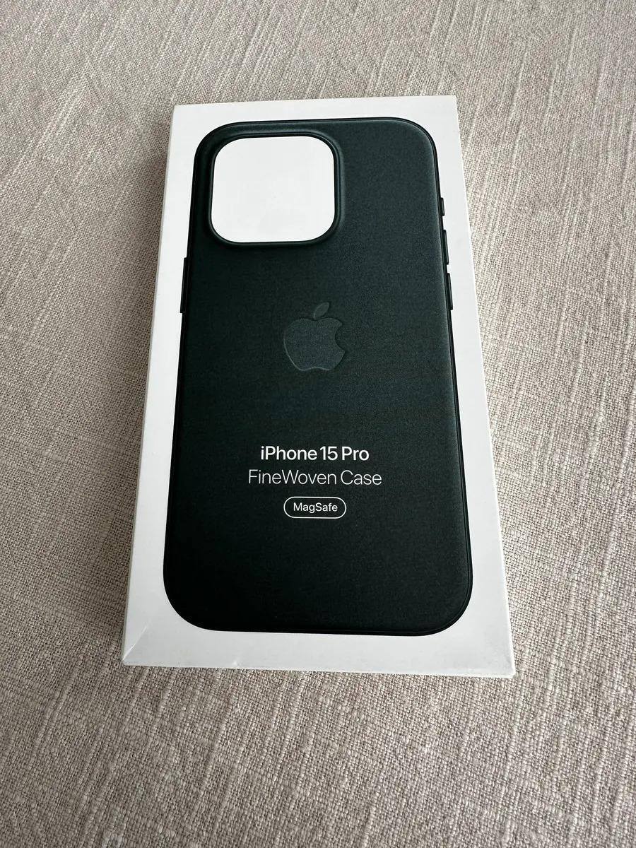 评价褒贬不一，网友开箱苹果iPhone 15系列机型 FineWoven 保护套