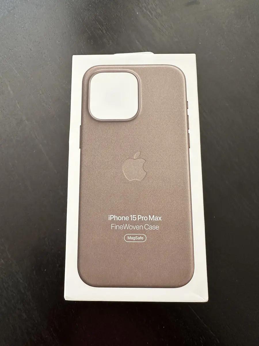 评价褒贬不一，网友开箱苹果iPhone 15系列机型 FineWoven 保护套