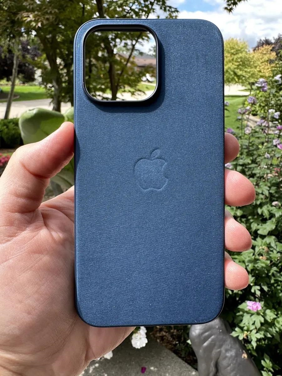 评价褒贬不一，网友开箱苹果iPhone 15系列机型 FineWoven 保护套