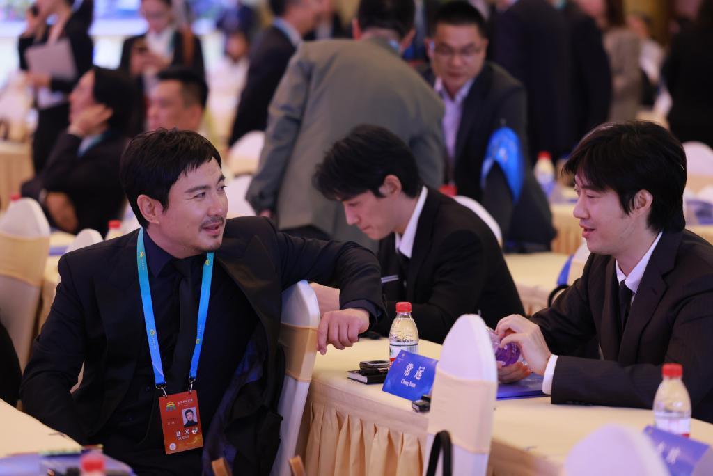 张艺谋冯小刚沈腾张颂文朱一龙等出席北京文化论坛开幕式