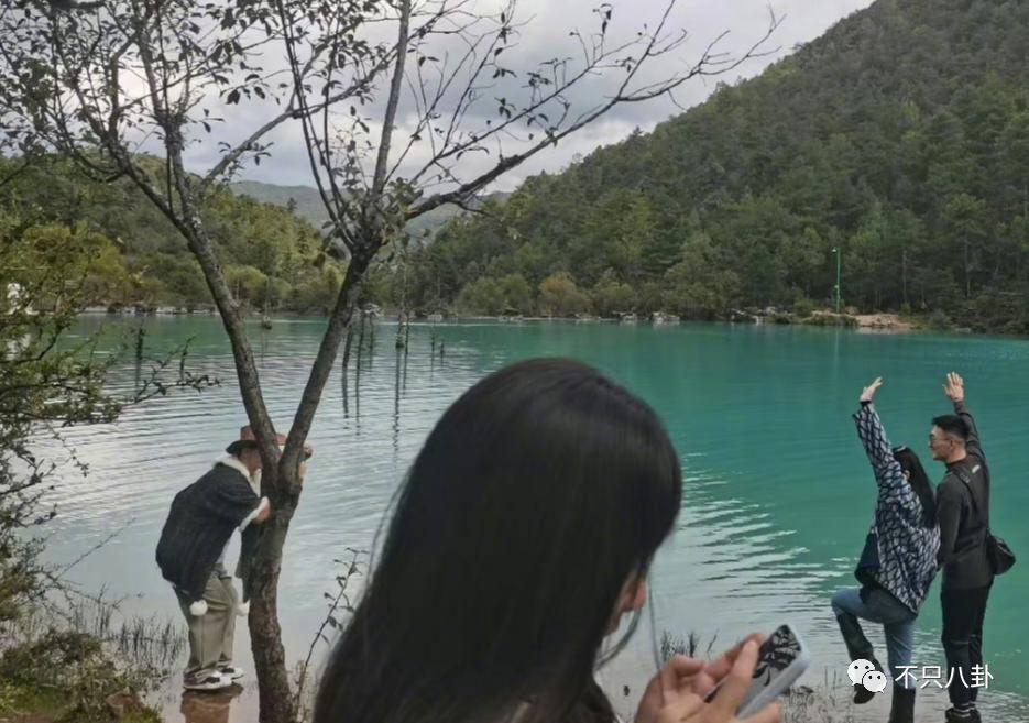 言情小说照进现实?她是不是第一个靠婚姻逆转风评的女明星啊
