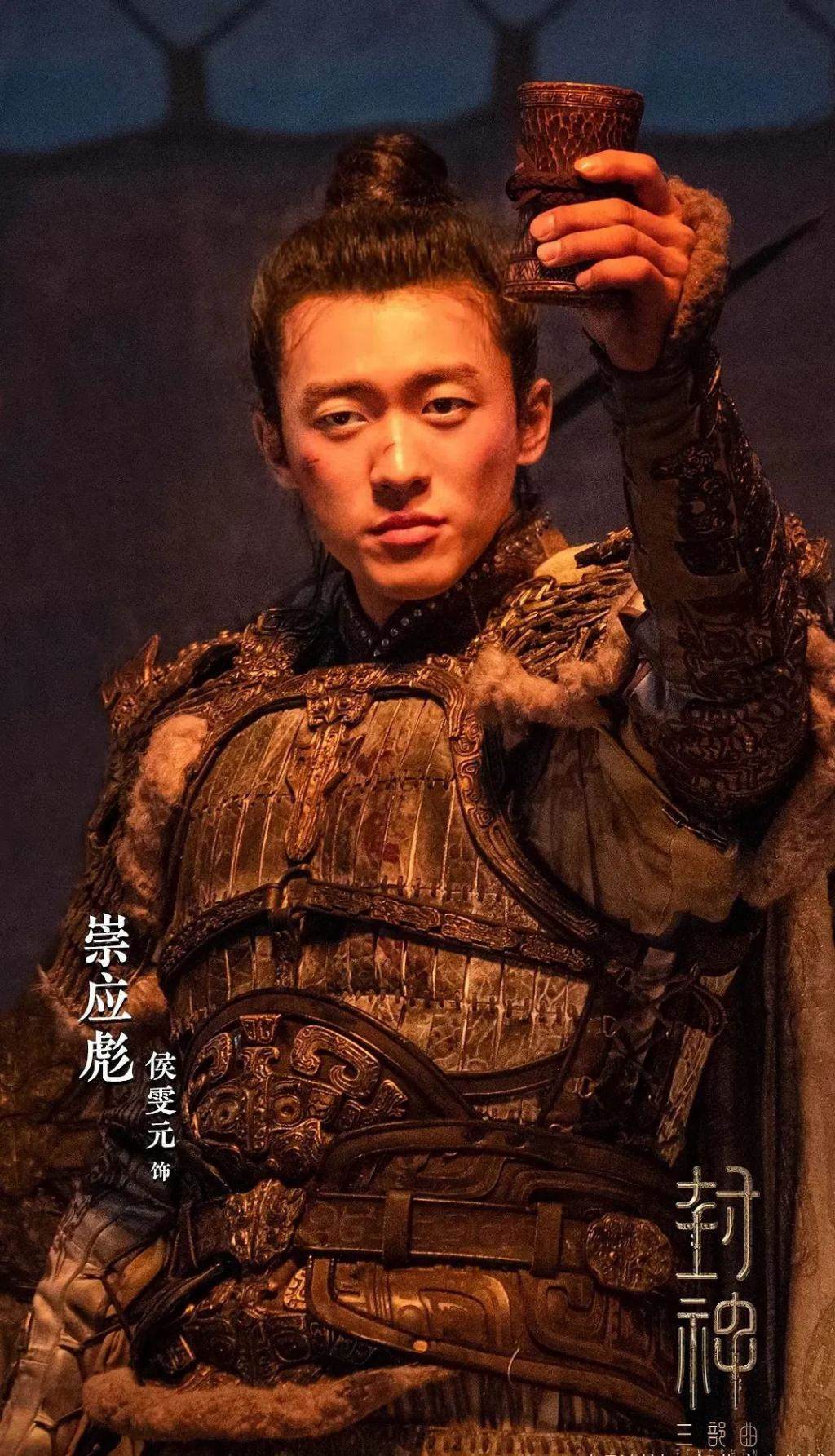 服了,她的每一任男友都好帅……