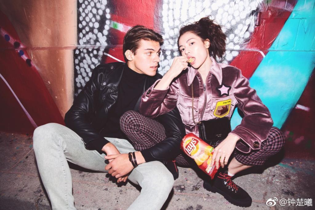 服了,她的每一任男友都好帅……