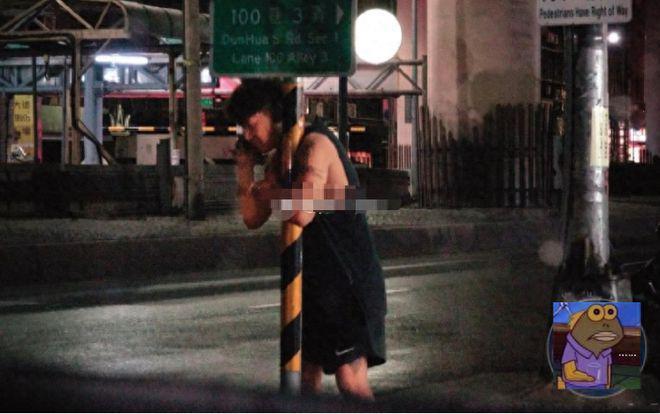 欧弟深夜买醉，蹲路边抱柱子显凄惨，前妻刚被拍与小鲜肉暧昧