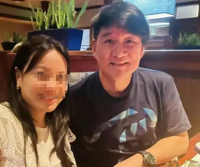 周华健太贴心，演唱会为粉丝准备提词器