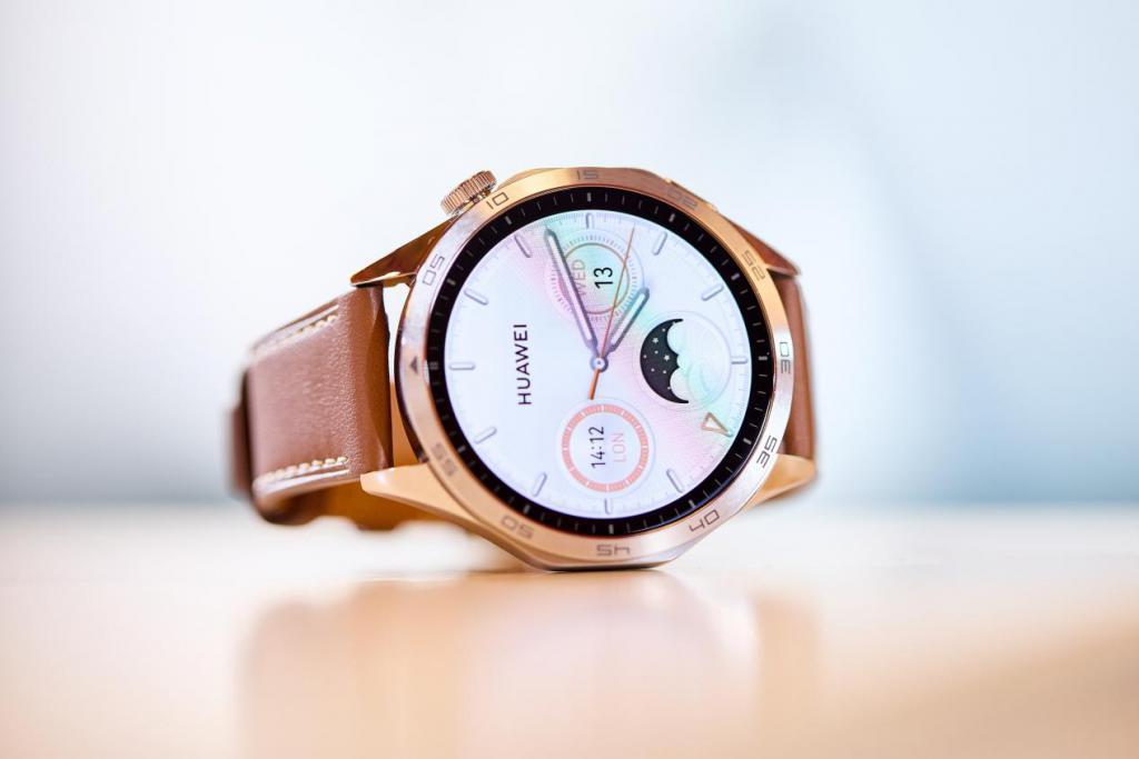 欧洲发布会现场炸翻，华为手表帕梅拉莫法拉王炸组合！