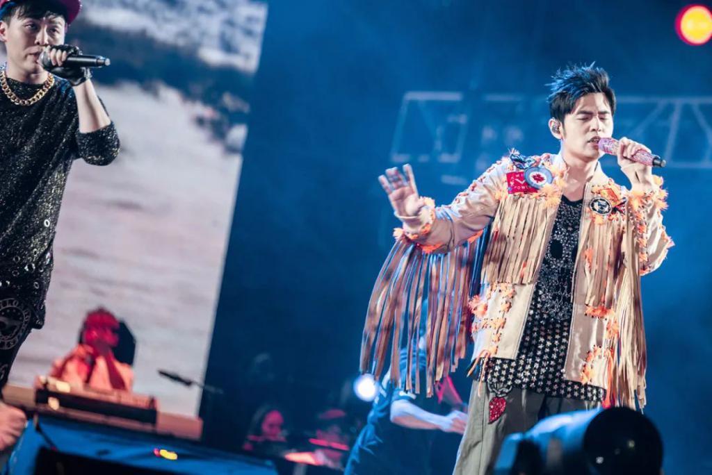 11万张票秒没！你买不到的演唱会门票，黄牛怎么拿到手的？