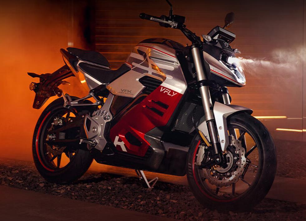 5.18 万元，雅迪飞越 FD9 旗舰电动摩托车发布