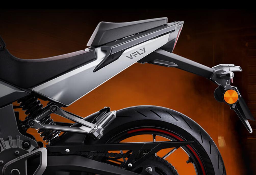 5.18 万元，雅迪飞越 FD9 旗舰电动摩托车发布