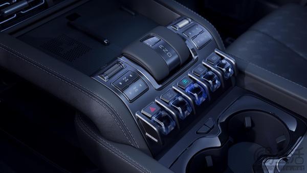 方程豹豹5内饰官图已发布 预计今年内上市交付