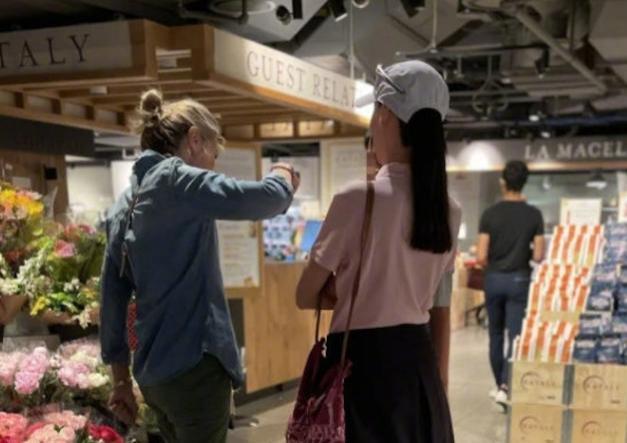 35岁梁洛施健身素颜照曝光，皮肤白皙似少女，不像三娃妈