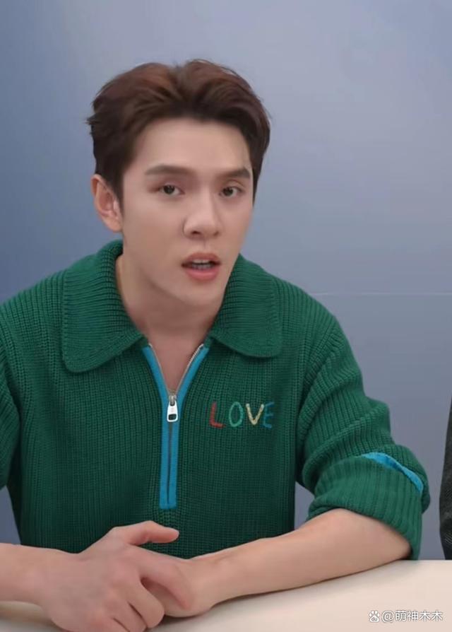 老牌国货销量暴涨！李佳琦疑似急了，狂卖特价商品挽救局面