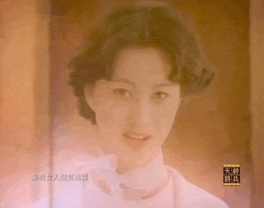 曾被家人嫌弃,连儿子都不认她,翻红后又陷入热恋