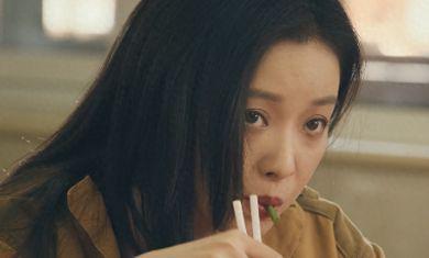 不会演别尬演！《西出玉门》倪妮一出手，让观众看清假吃有多离谱