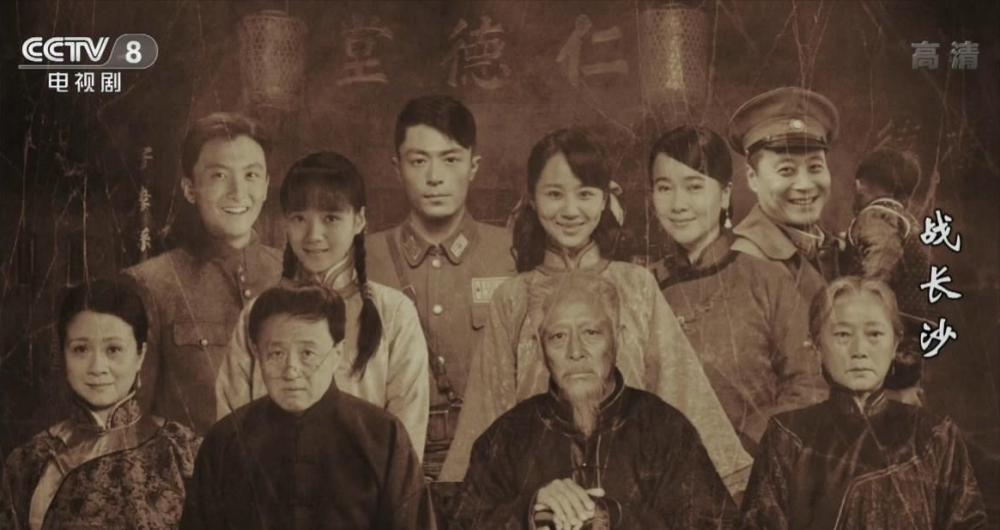 由造型引发舆论战：杨紫被疑爆剧不断、0拿奖？顶流转型遇困局