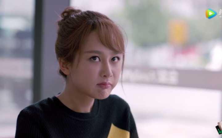 由造型引发舆论战：杨紫被疑爆剧不断、0拿奖？顶流转型遇困局