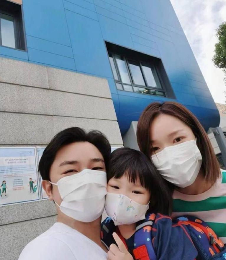 港星送儿子来内地读书，去新疆旅游，香港游客大量涌入内地