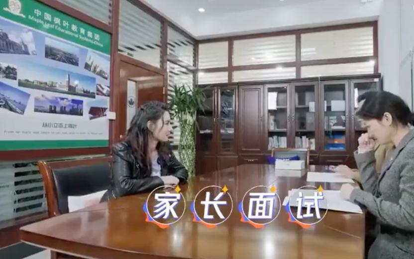 港星送儿子来内地读书，去新疆旅游，香港游客大量涌入内地