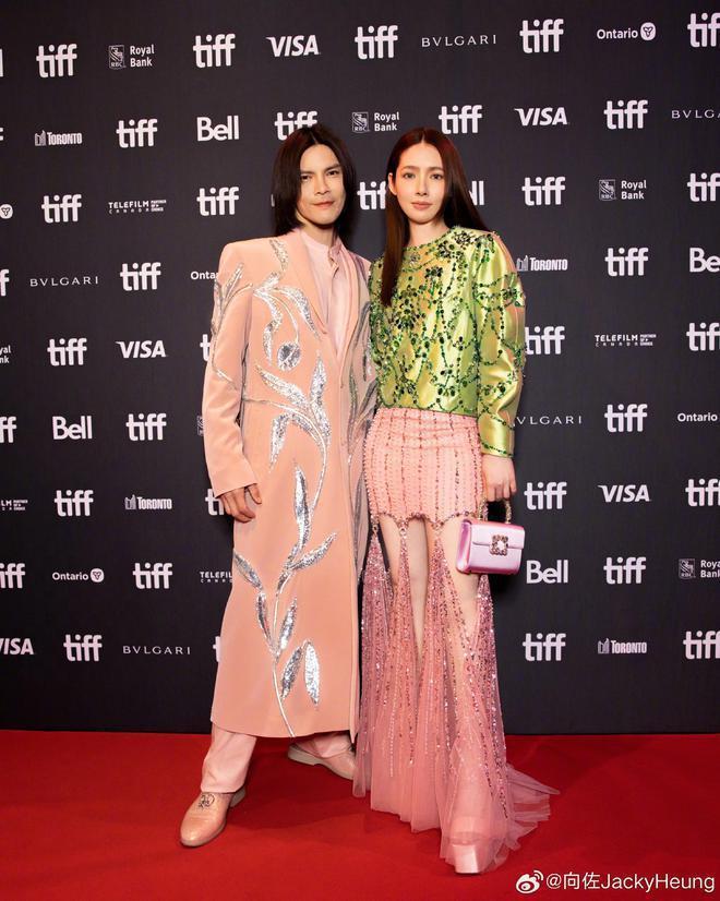 向佐秀恩爱回应热搜，首曝妻子断更原因，郭碧婷妆造再遭吐槽