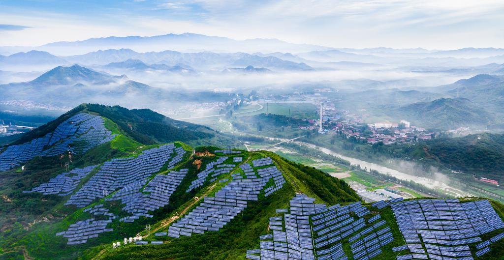 光伏躲不开“产能陷阱”