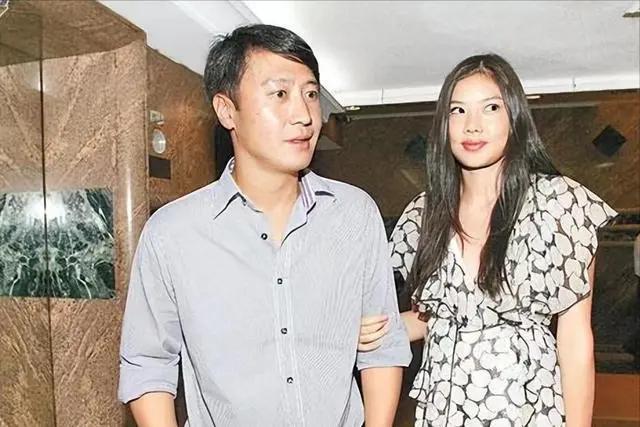 官宣离婚！6亿彩礼打水漂，夜店出轨被抓了…