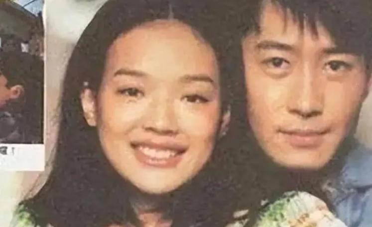 官宣离婚！6亿彩礼打水漂，夜店出轨被抓了…