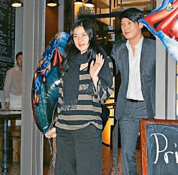 官宣离婚！6亿彩礼打水漂，夜店出轨被抓了…