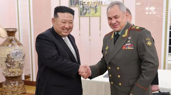 金正恩见了绍伊古，留下一张手写字条