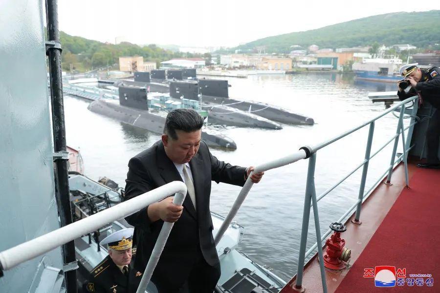 金正恩见了绍伊古，留下一张手写字条