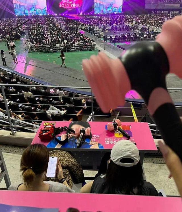 梦幻联动！Aespa全员去看BLACKPINK演唱会