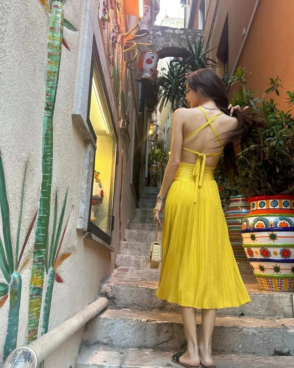Lisa官宣裸舞秀，顶流女星自毁前程？
