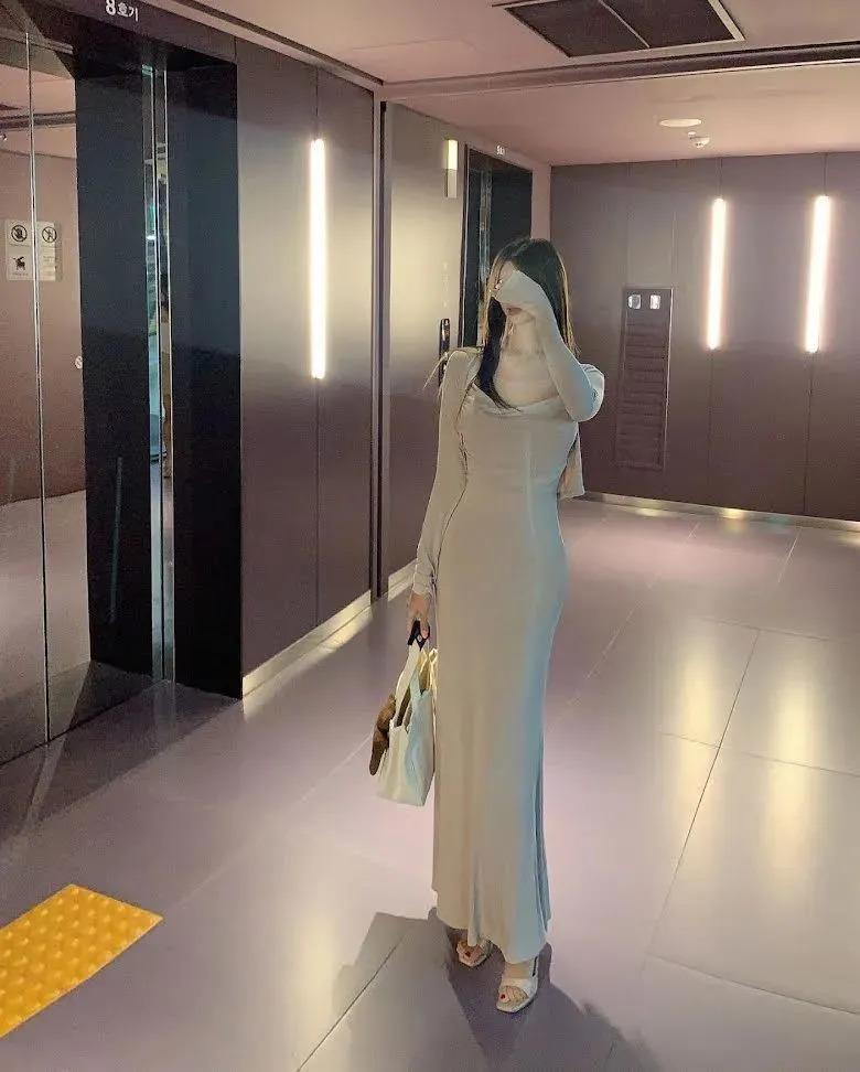 韩国网红p图过猛，迷你头 九头身身材，网友：有点诡异