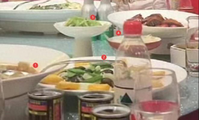 章若楠参加妹妹婚礼穿搭近10万 酒席菜色引争议