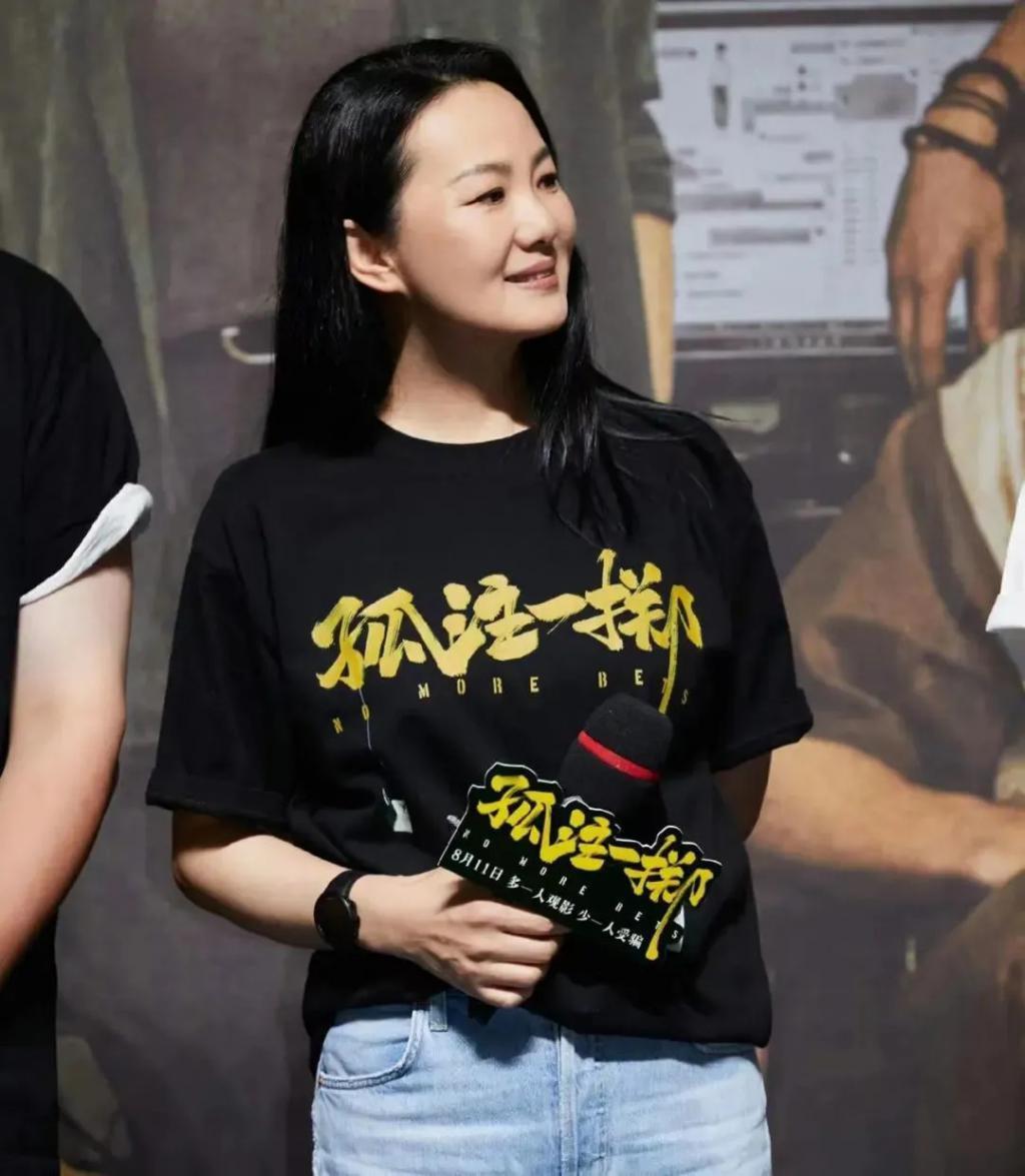 还记得《小欢喜》的刘静阿姨吗？她吃面被骂了？