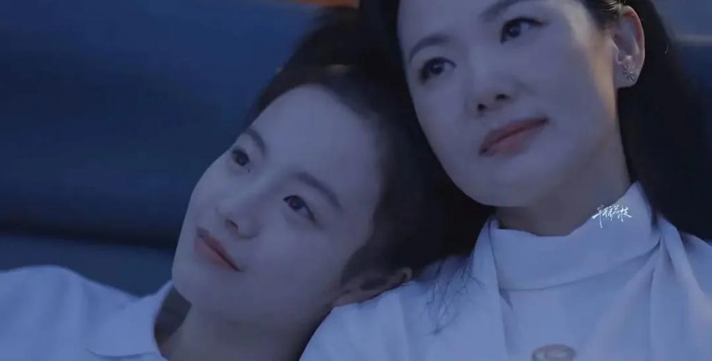 还记得《小欢喜》的刘静阿姨吗？她吃面被骂了？