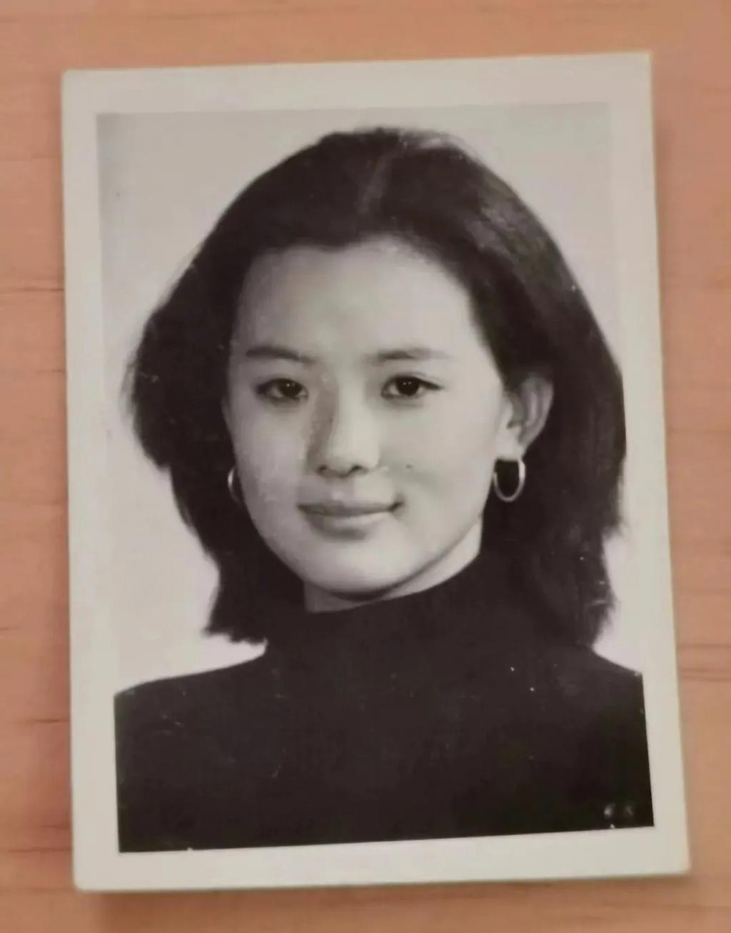 还记得《小欢喜》的刘静阿姨吗？她吃面被骂了？